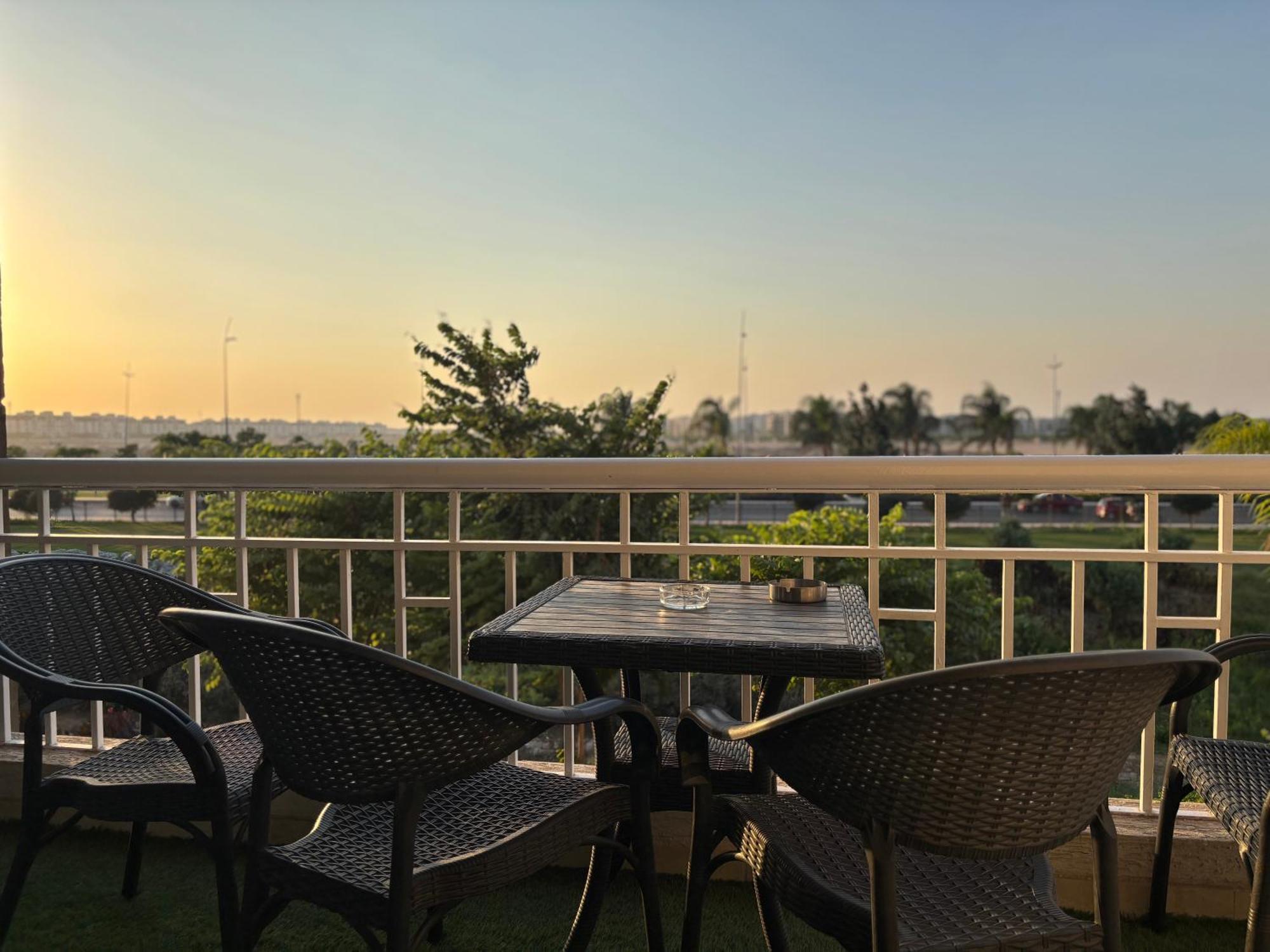 Luxury Inn: 3br Amazing View In Madinaty12 Apartment *