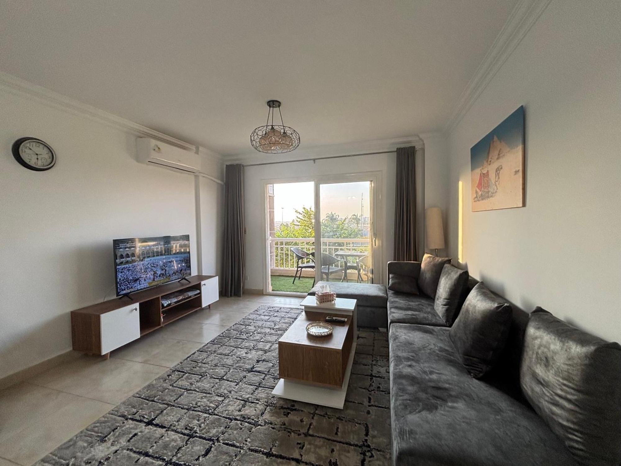 Luxury Inn: 3br Amazing View In Madinaty12 *