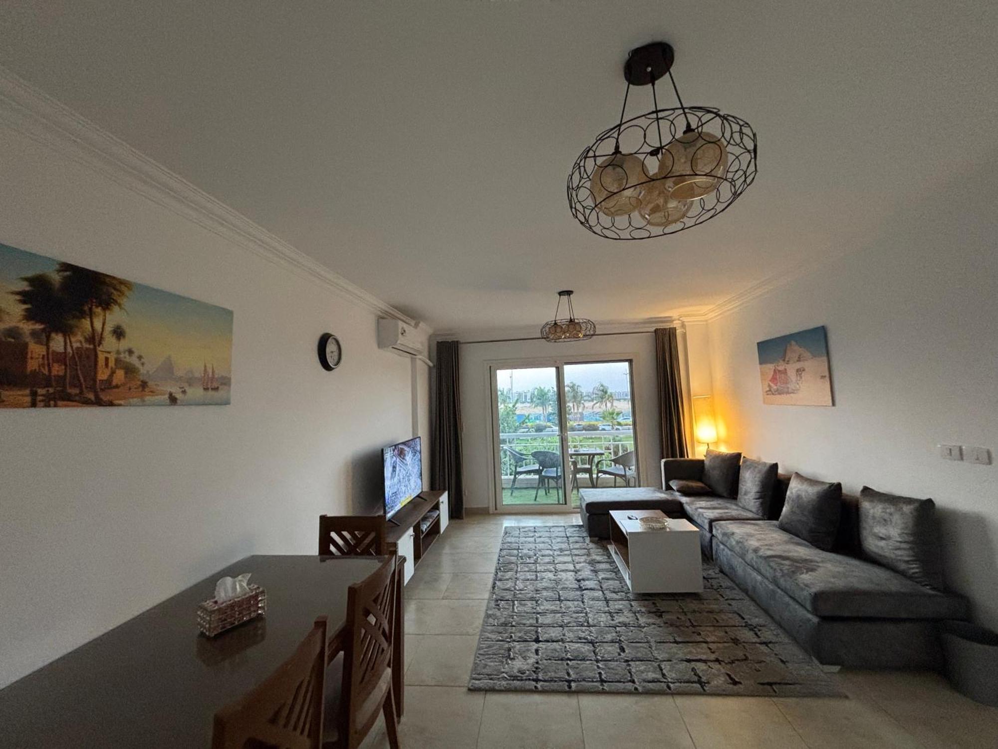 Luxury Inn: 3br Amazing View In Madinaty12 Apartment *